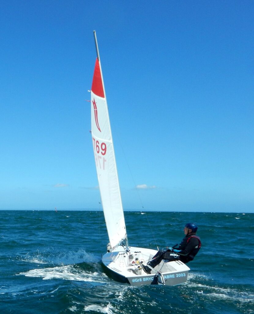 Harold Medd in 20kts with reefed sail